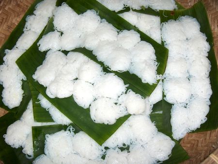 How to Tell vermicelli, noodles, fresh bread soup with poison ...