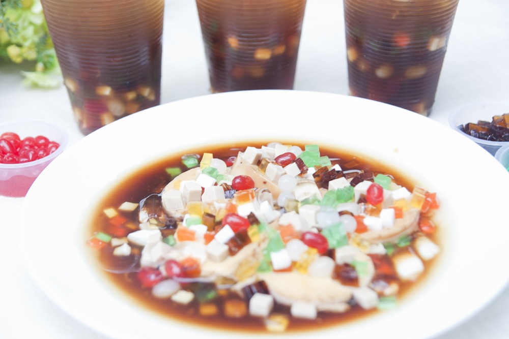 Fruit jelly, tea rose safety