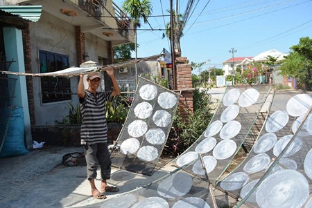 Delicious cake on land renowned Ads