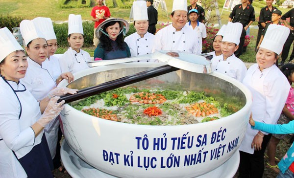 Bowl of noodle and prawn crackers biggest hits Vietnam